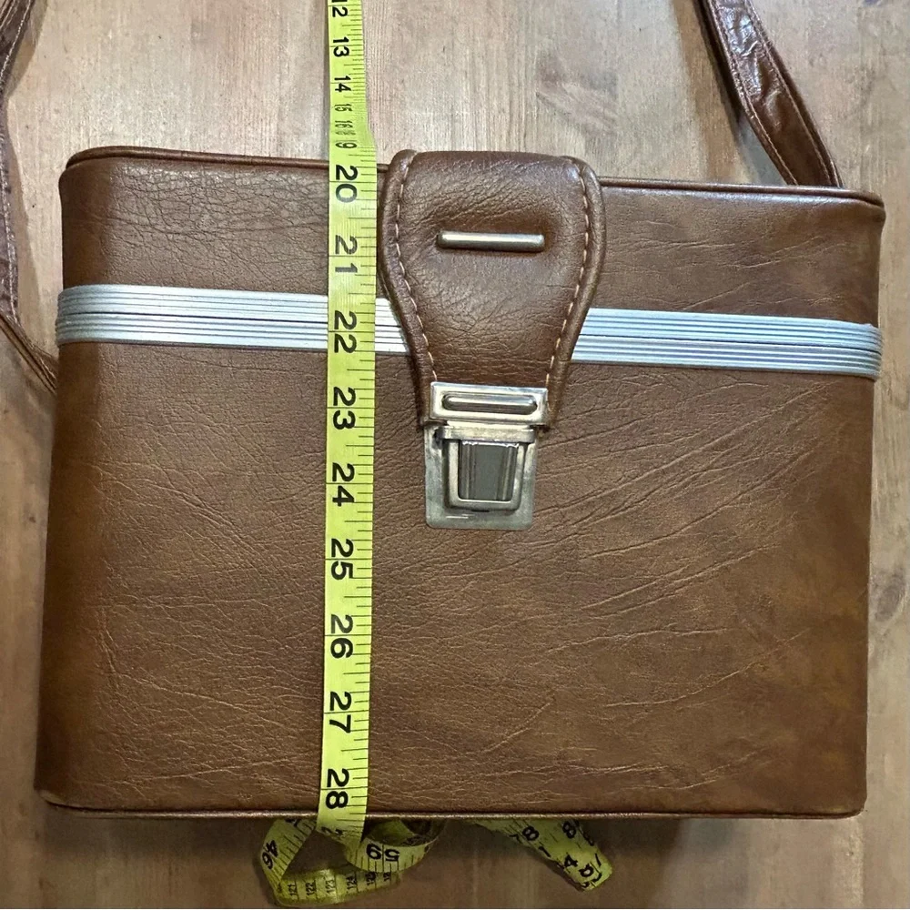 Vintage 1960s / 1970s Brown Faux Leather Camera Carrying Case